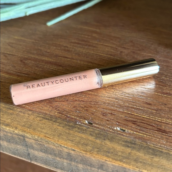 Beautycounter Lip Gloss in Buff- NEW 3.4ml size - Picture 2 of 5